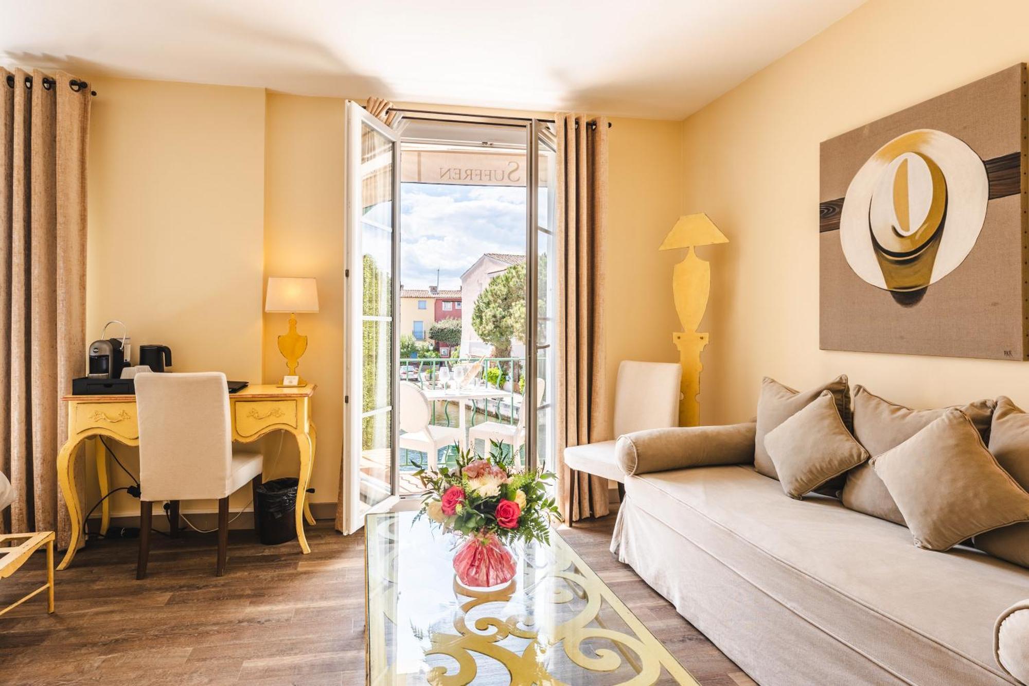 Le Suffren Hotel กรีโมด์ ภายนอก รูปภาพ