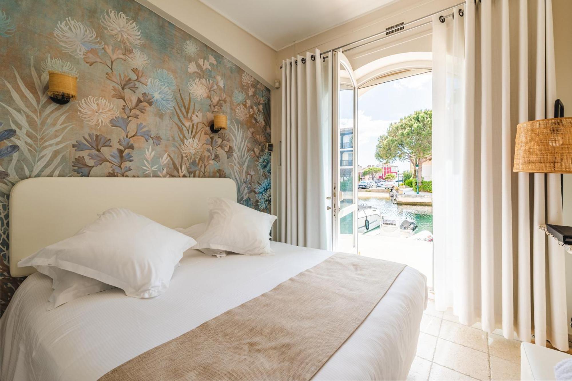 Le Suffren Hotel กรีโมด์ ภายนอก รูปภาพ