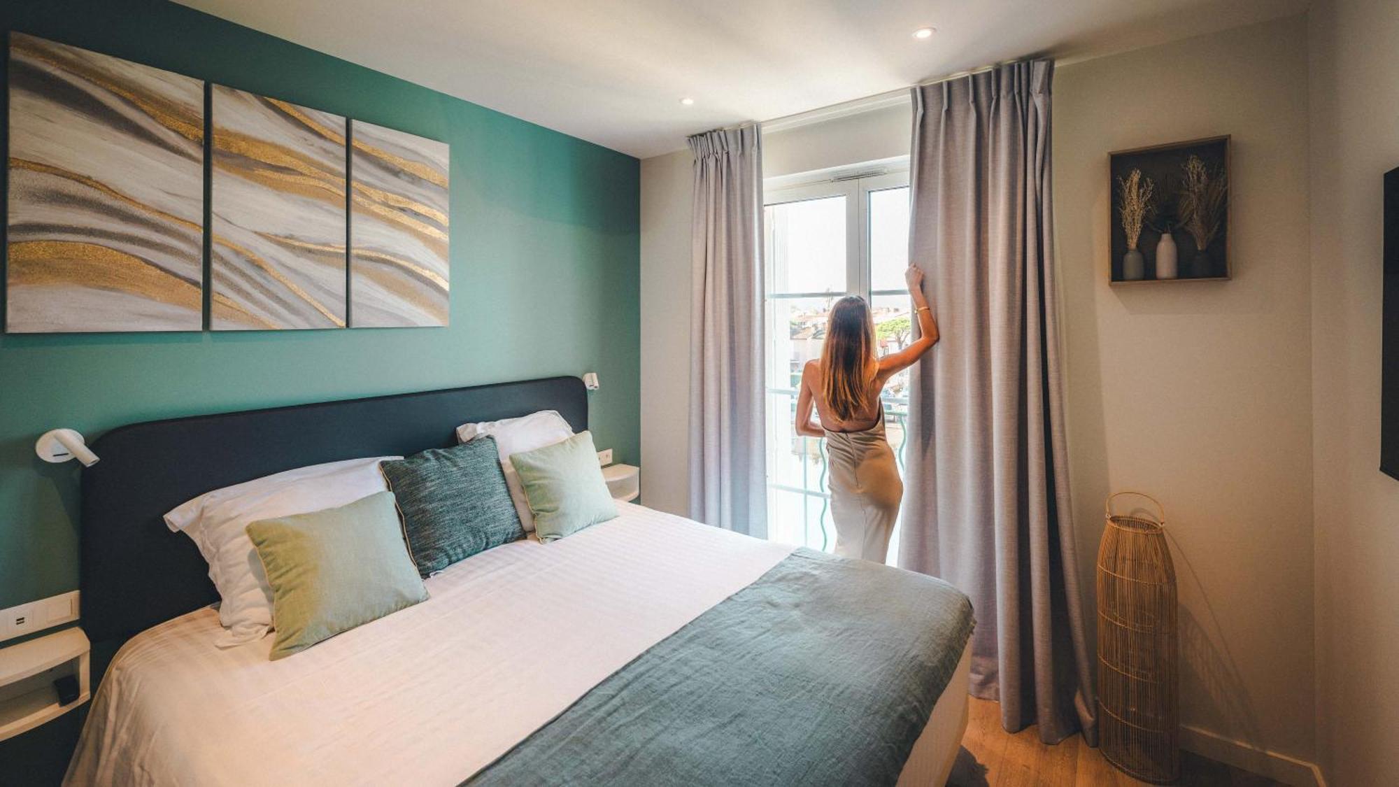 Le Suffren Hotel กรีโมด์ ภายนอก รูปภาพ