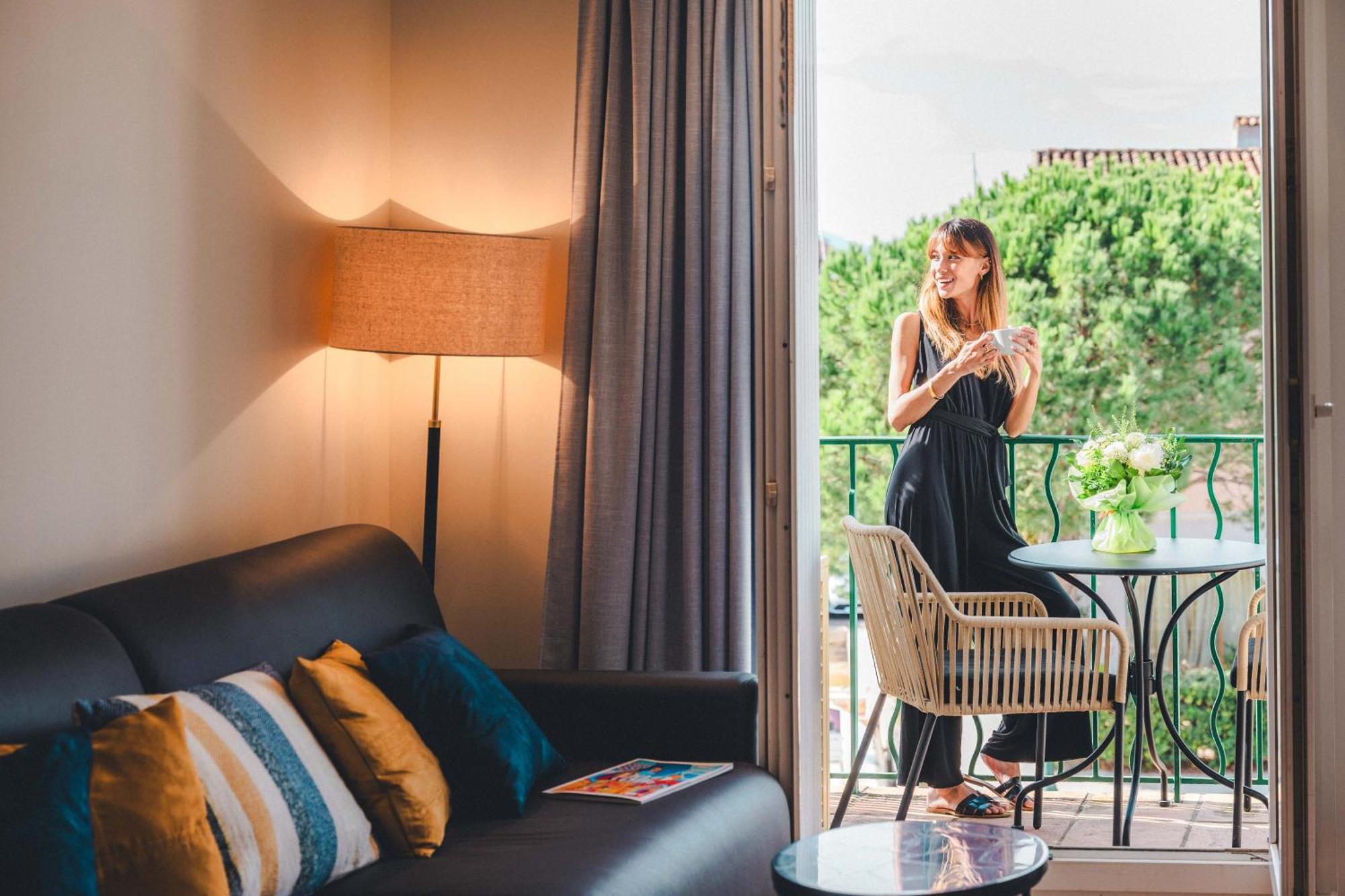 Le Suffren Hotel กรีโมด์ ภายนอก รูปภาพ